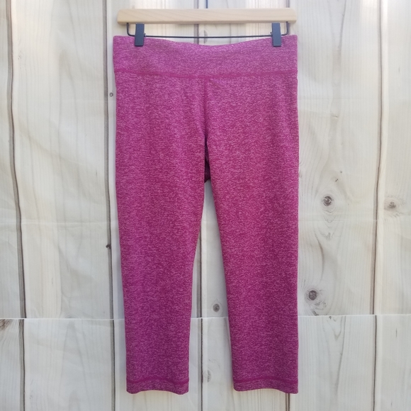 Under Armour Pants - Under Armour Magenta Capri Leggings Size Medium